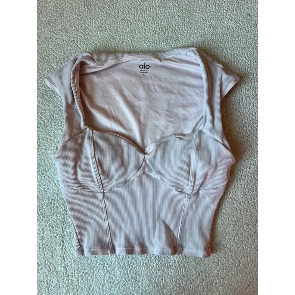 ALO Yoga Ribbed Sweetheart Short Sleeve Pink Top Womens Small